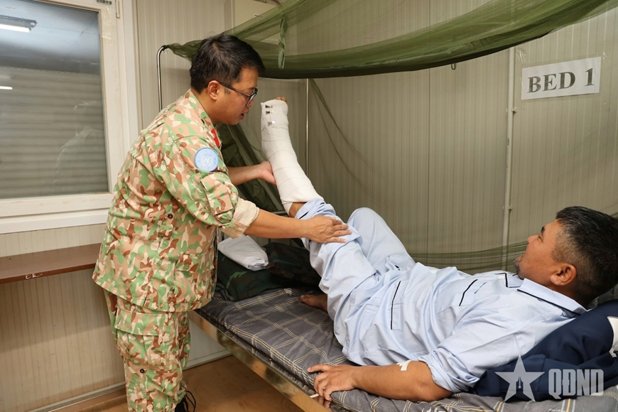 L2FH Rotation 7 performs Achilles tendon repair for Mongolian officer